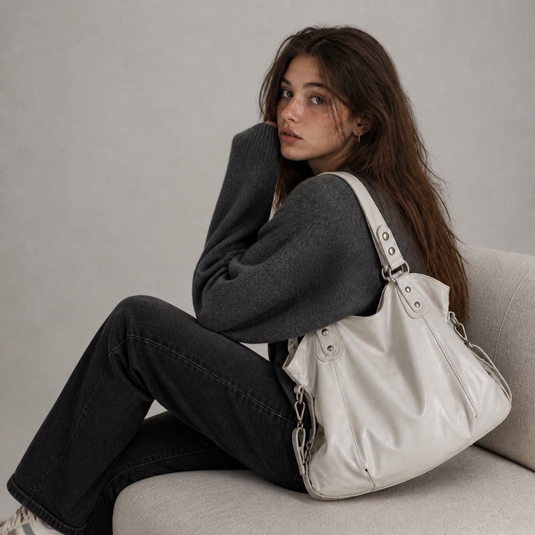 Sac à main de cours Blanc étudiante porté