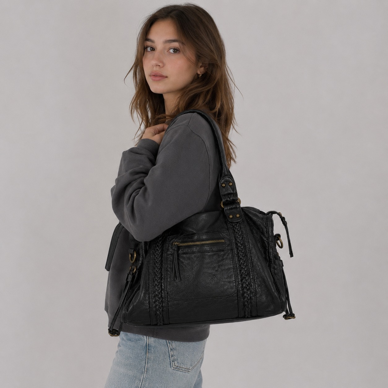 Sac de cours elegant et sobre porté - vue 5