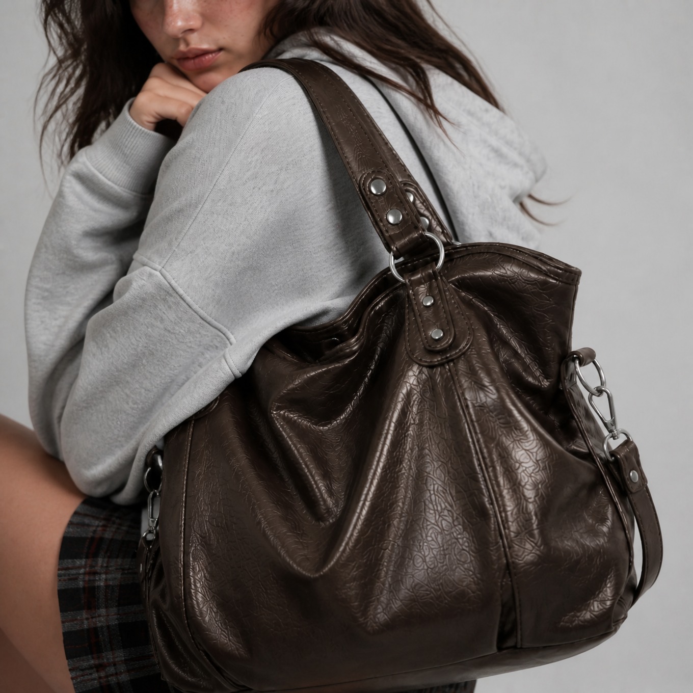 Grand sac à main de cours porté - vue 5